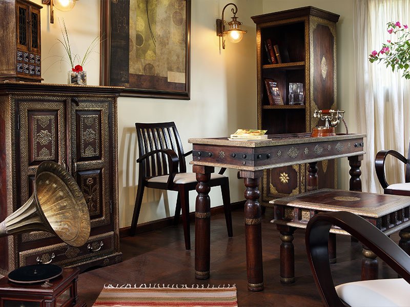 800x600_10-lounge-and-dining